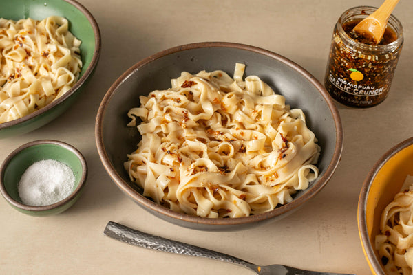 15-minute-creamy-garlic-crunch-noodles