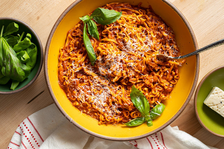 spicy-creamy-tomato-noodles